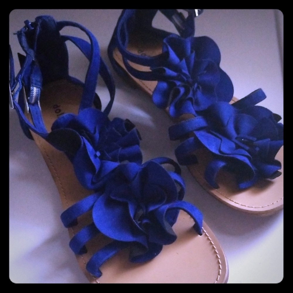 Women's flat sandals